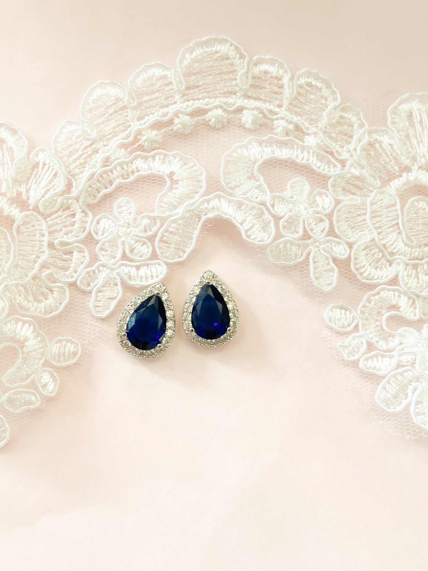 Aretes Cortos Zirconia