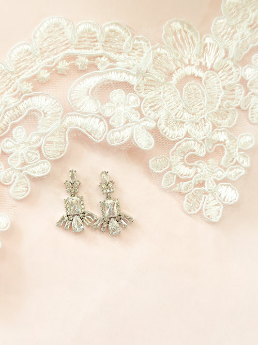 Aretes cortos zirconias