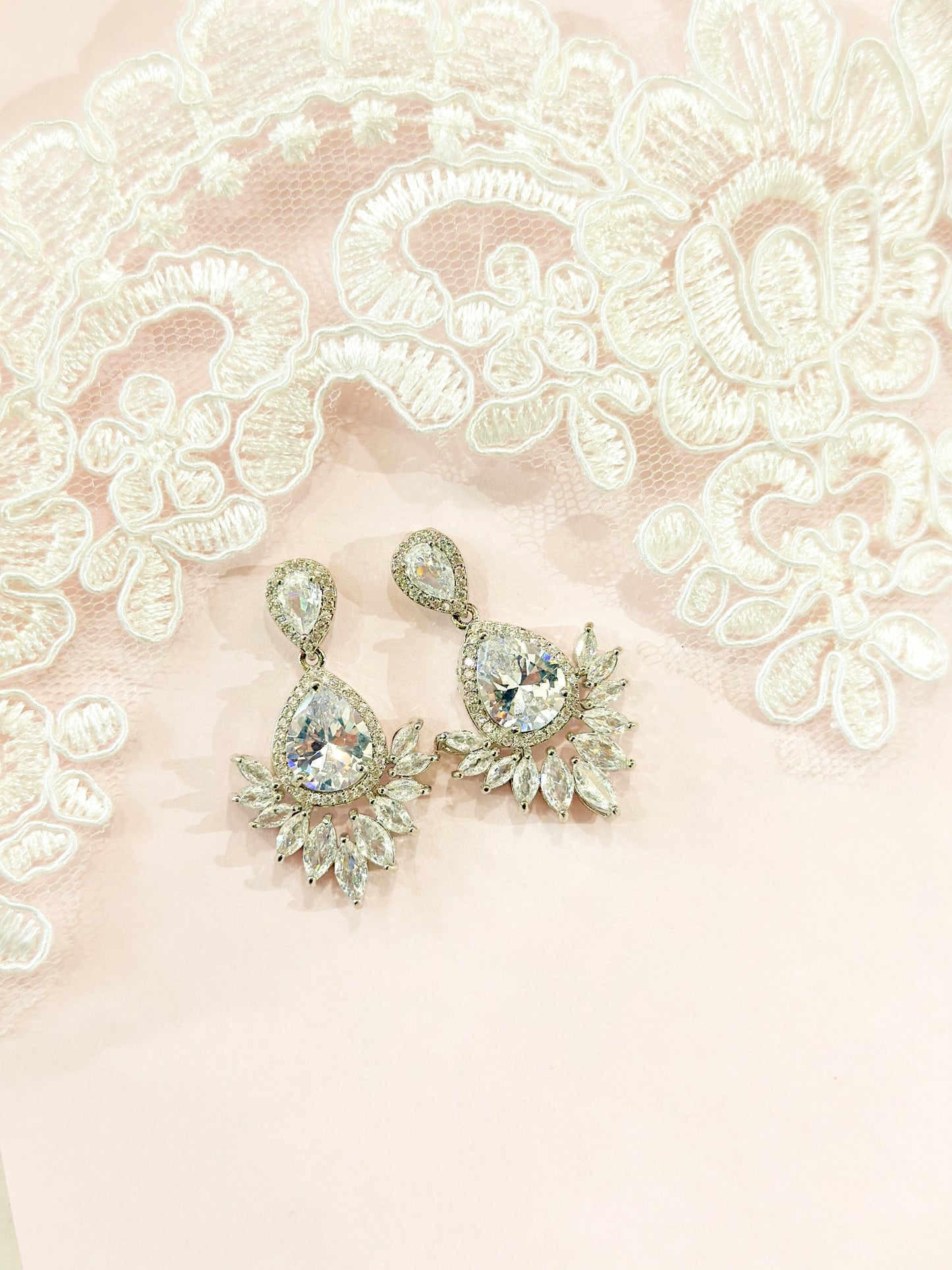 Aretes largos zirconias