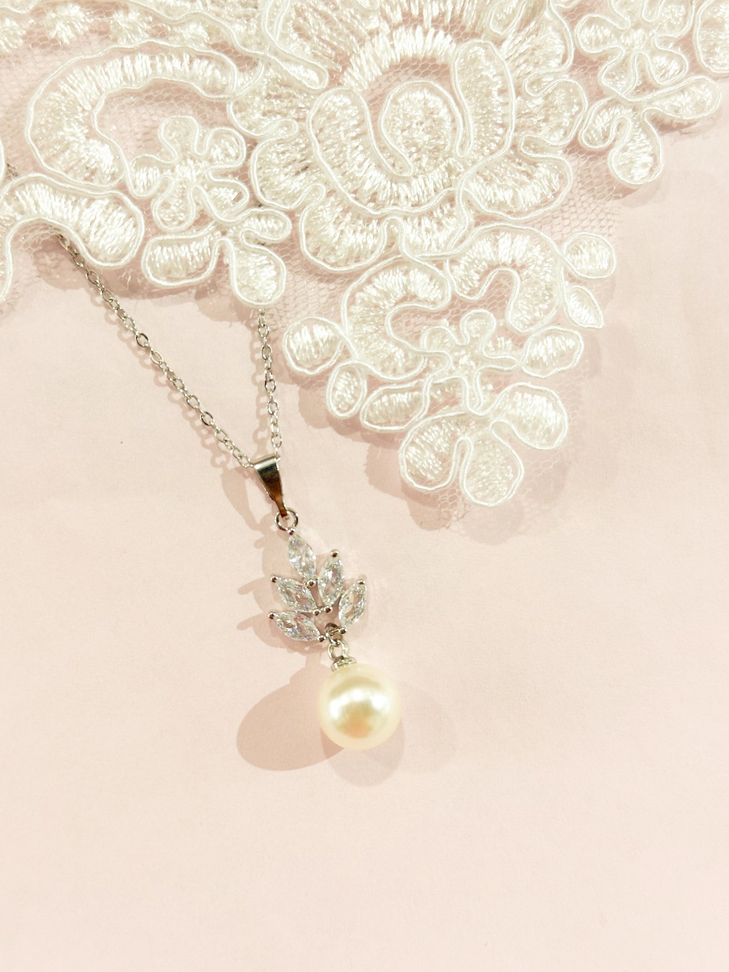 Set Leaves and Pearl