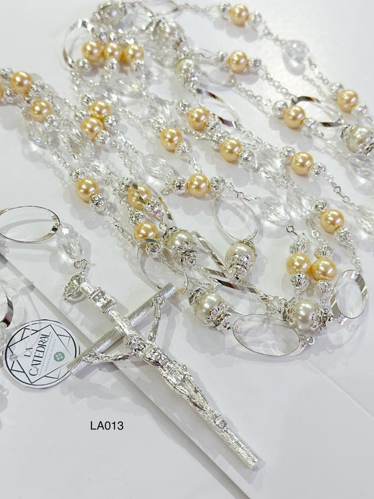 Lazo religioso plateado