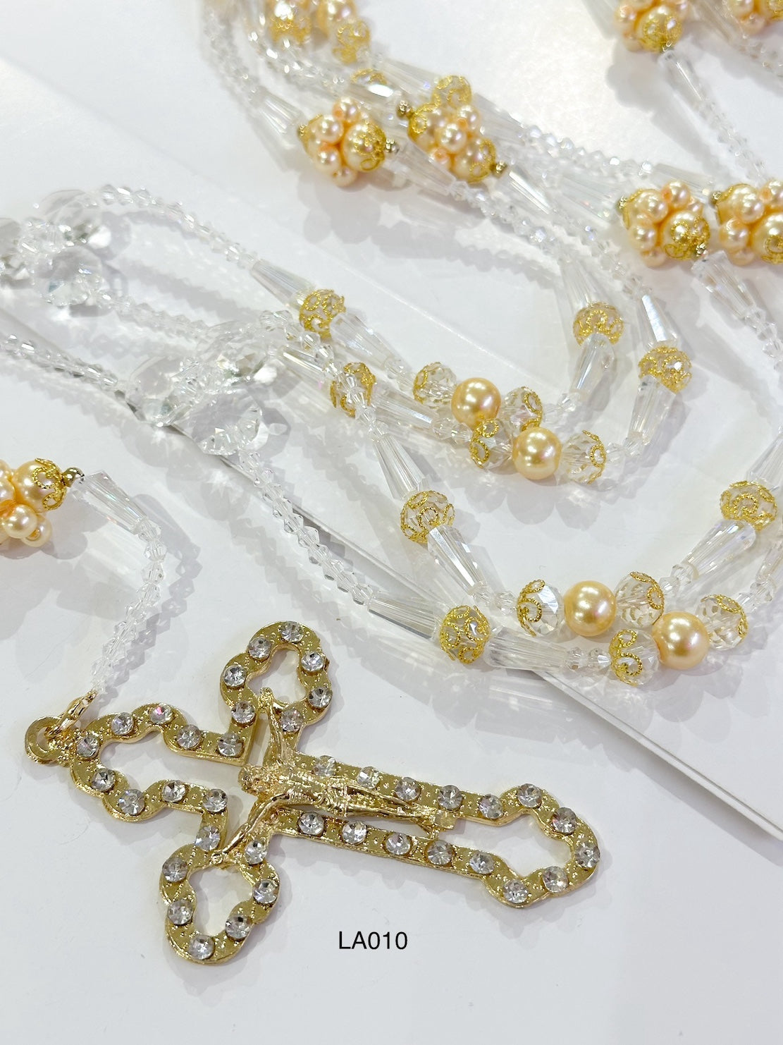 Lazo religioso dorado