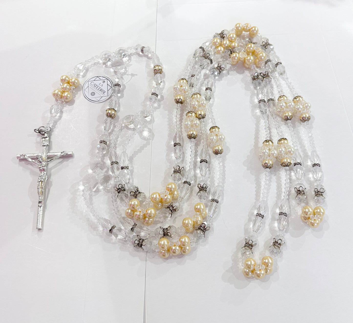 Lazo religioso plateado