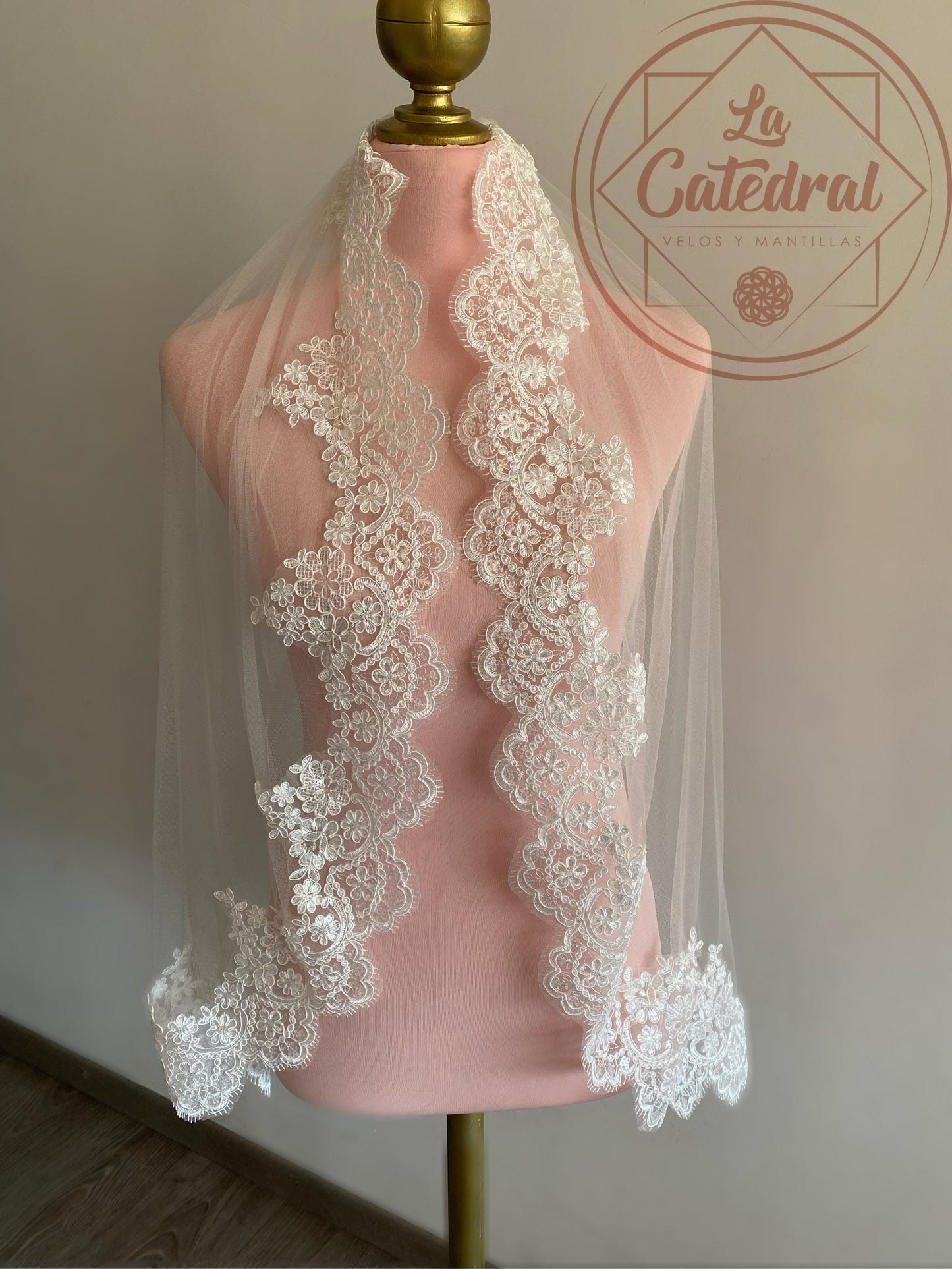 Atenea - Velo Corto