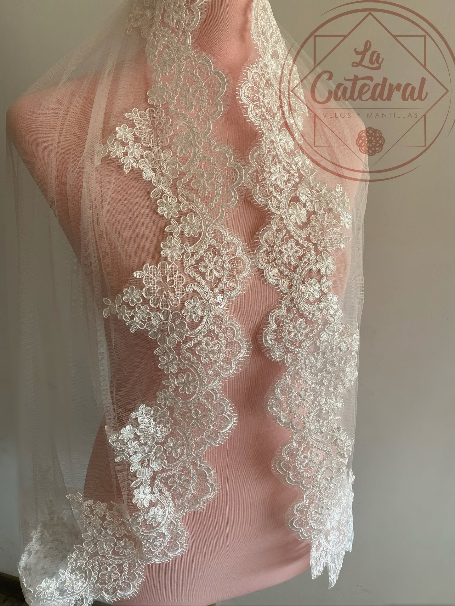 Atenea - Velo Corto