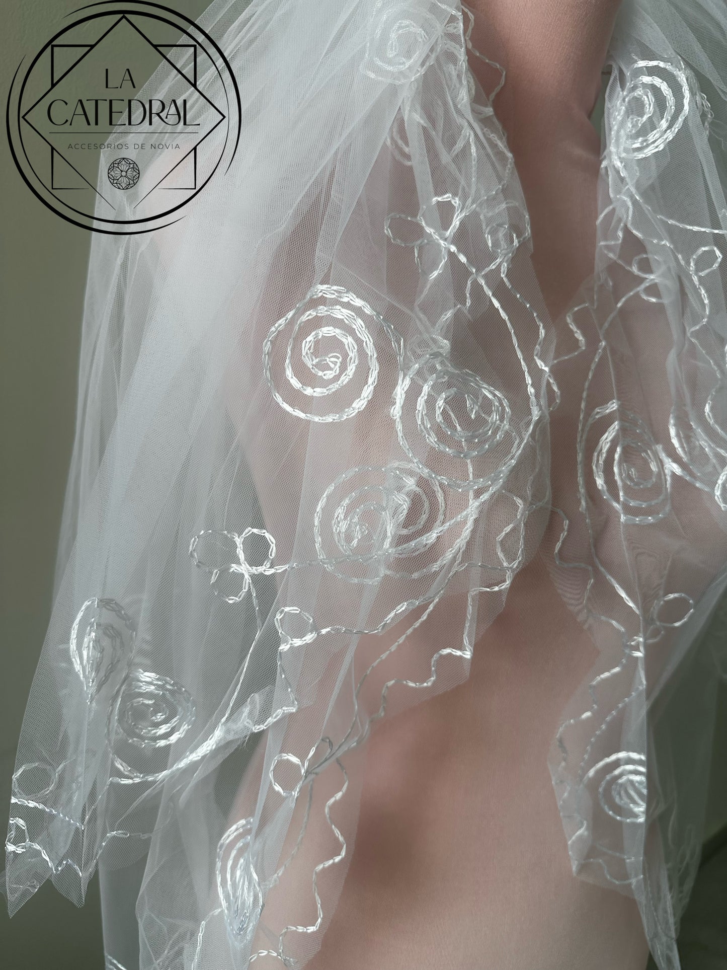 Lia - Velo Corto Doble Capa