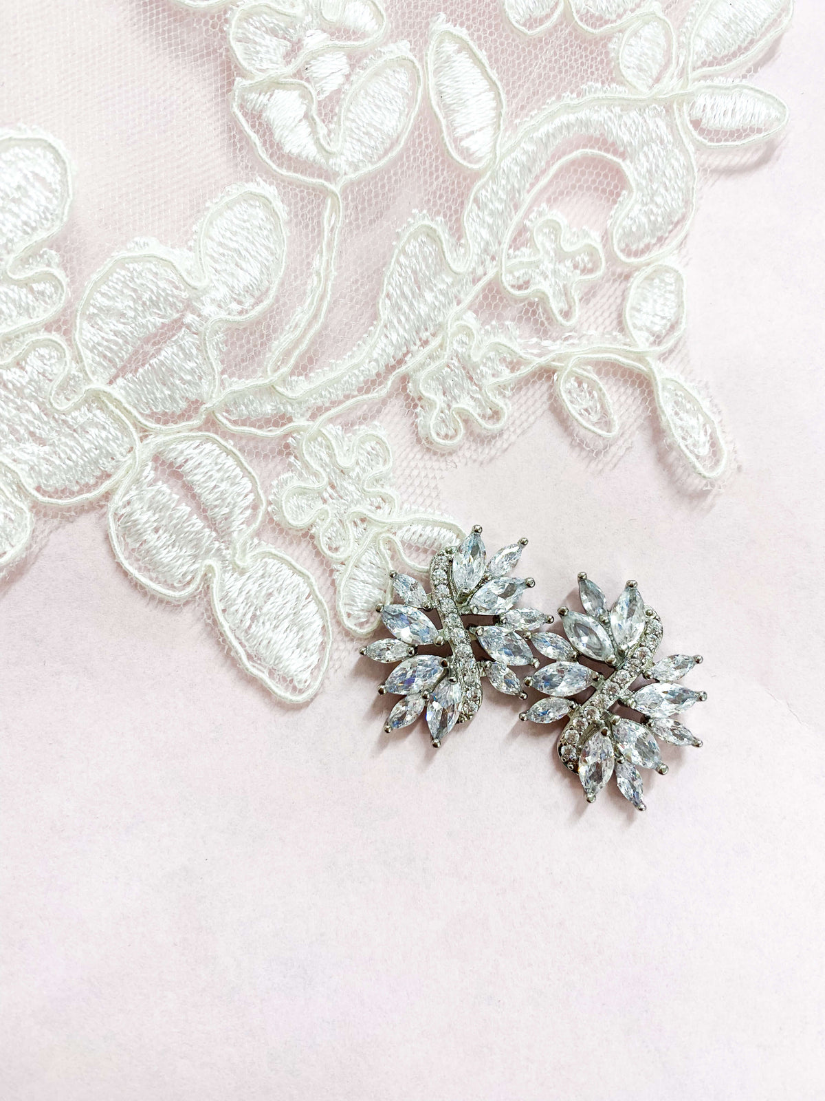 Aretes Medianos Zirconia