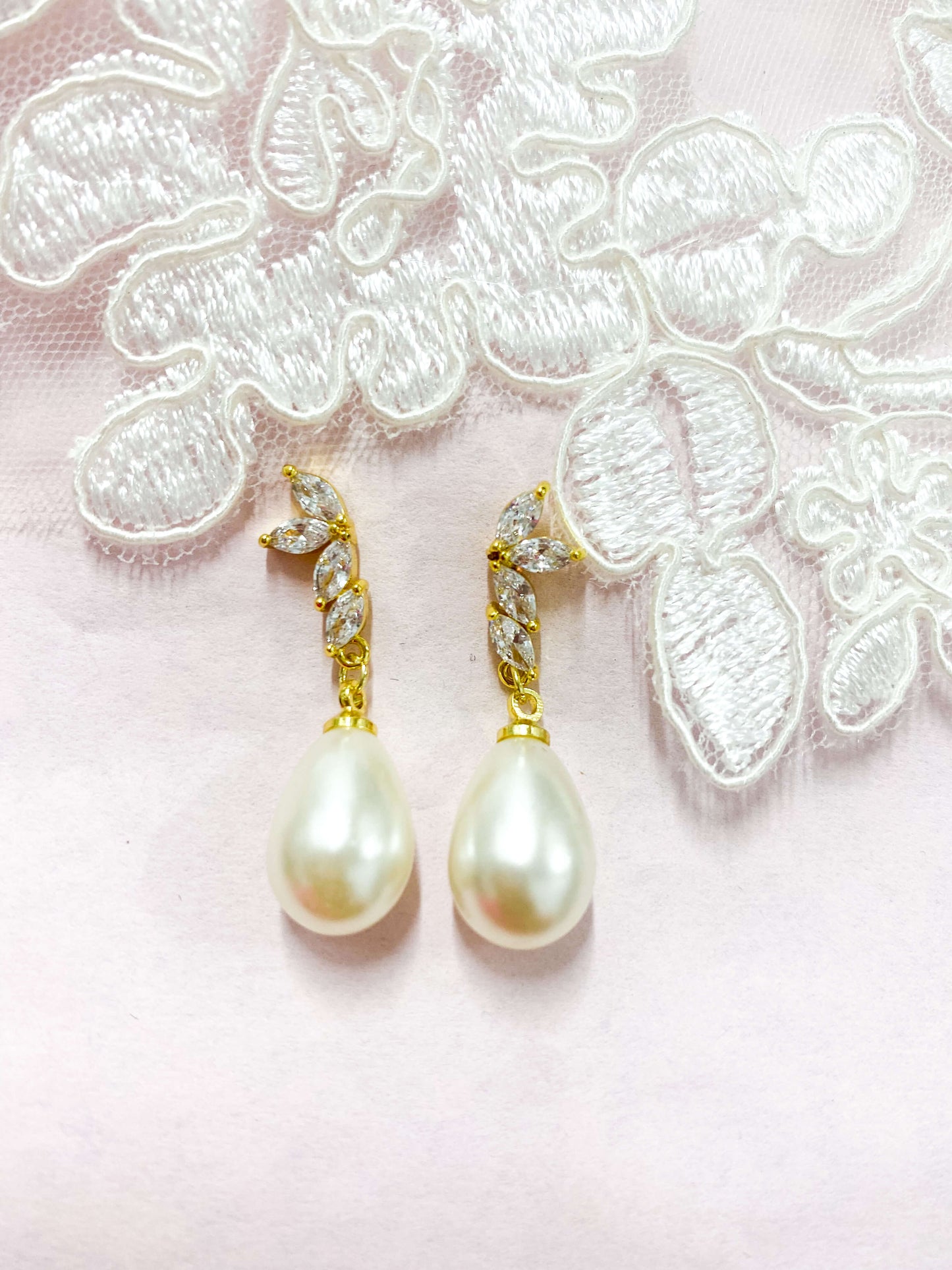 Medium Zirconia Earrings