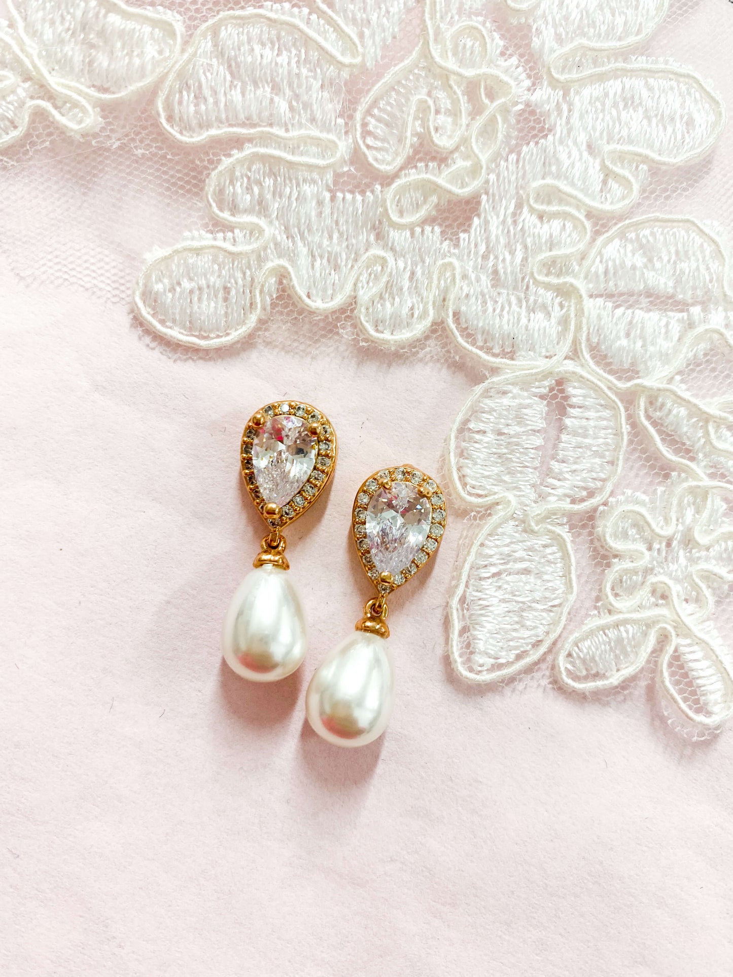 Medium Zirconia Earrings