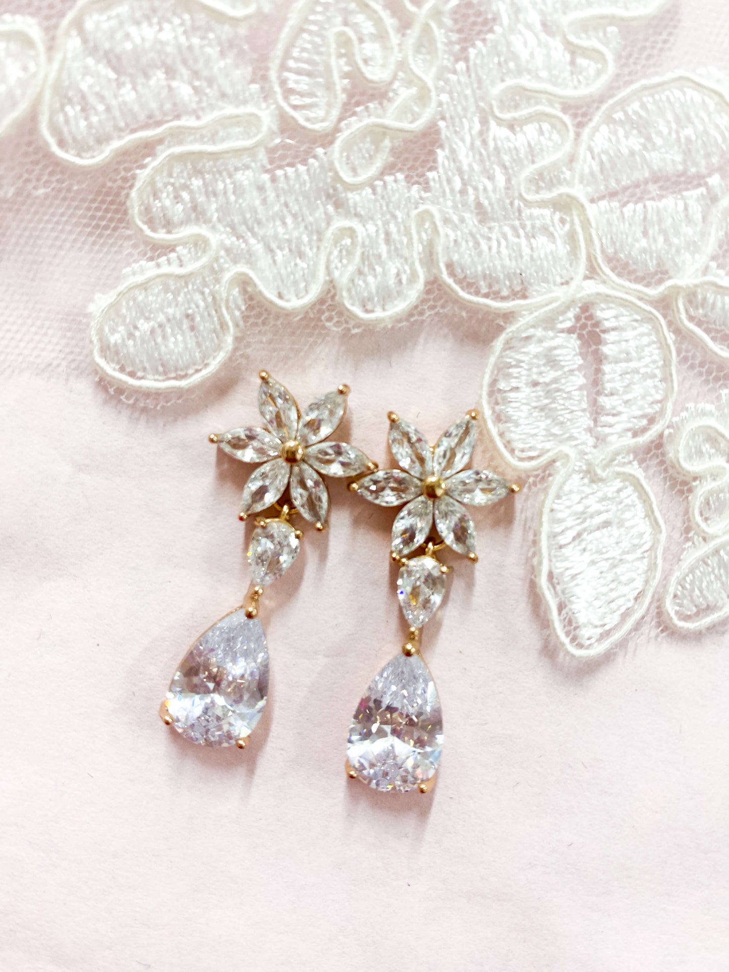 Medium Zirconia Earrings
