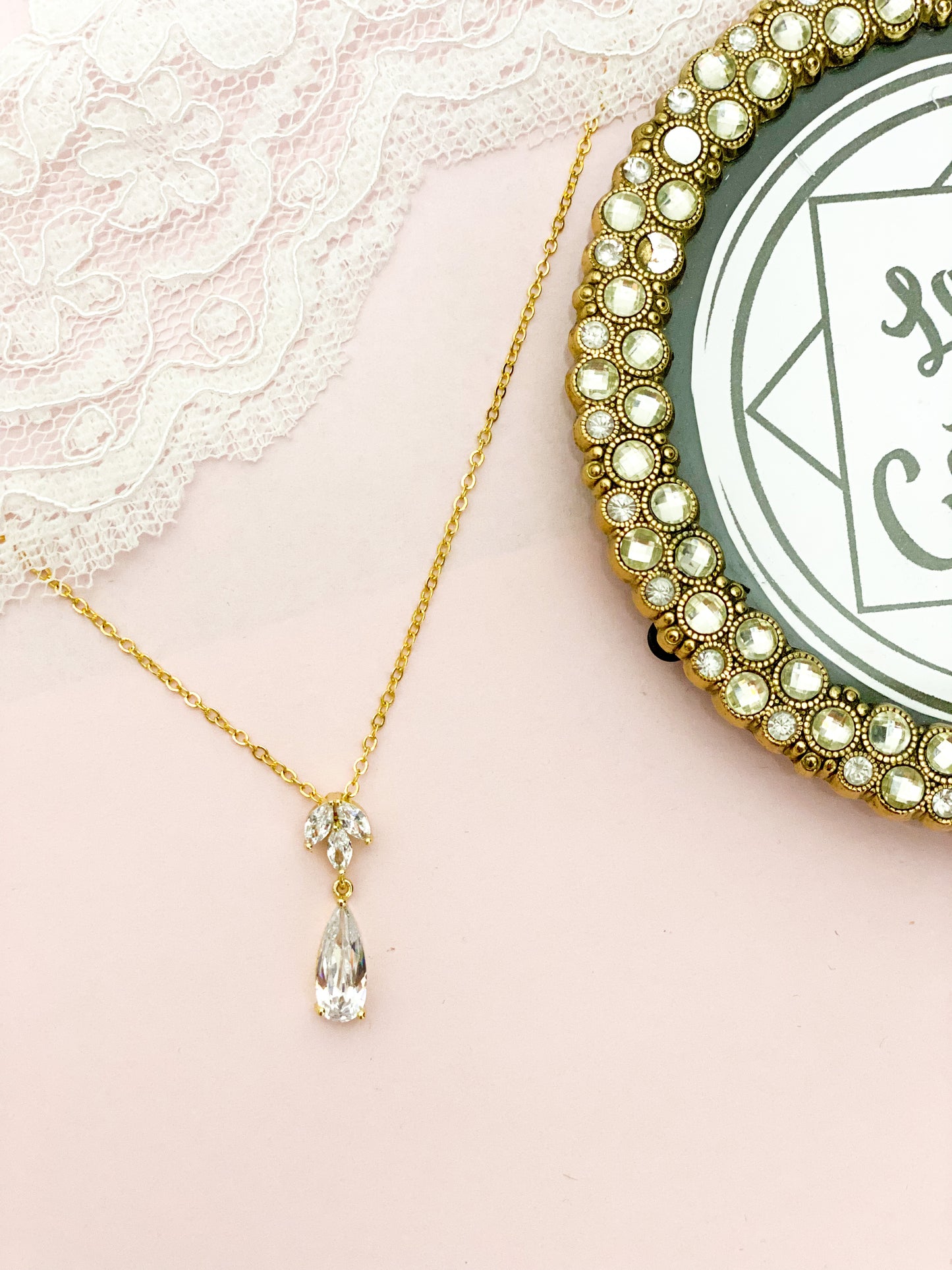 Set hojas y gota dorado