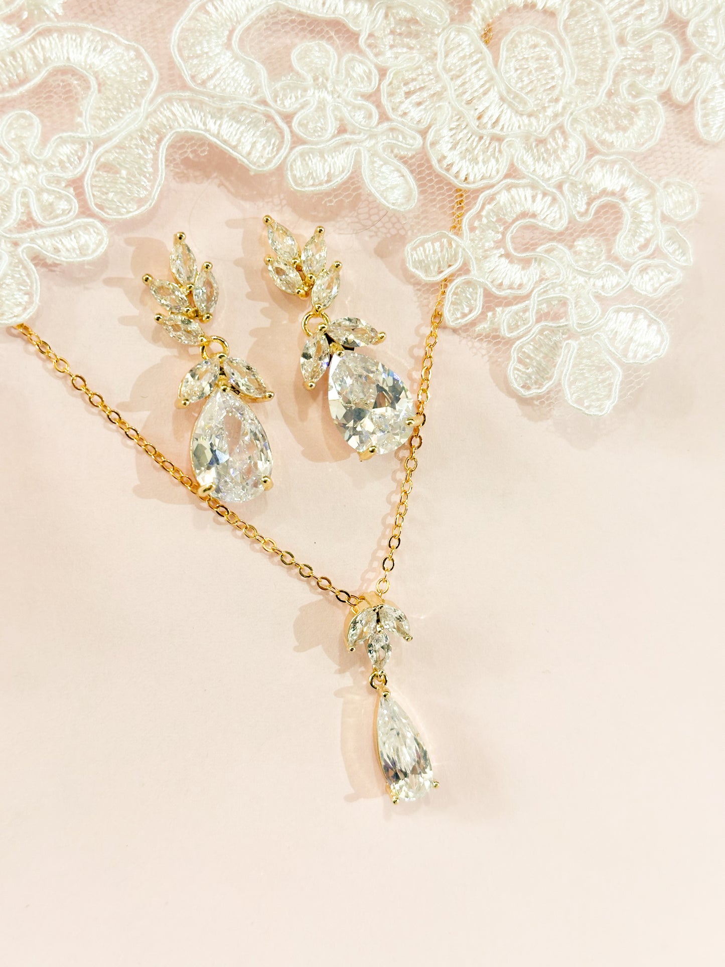 Set hojas y gota dorado