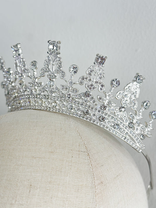 Tiara Dina
