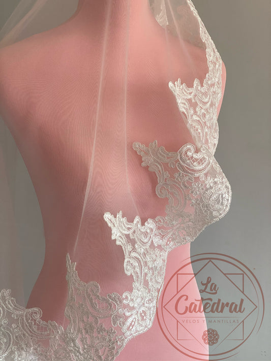 Chanel - Mantilla 3x1.50m